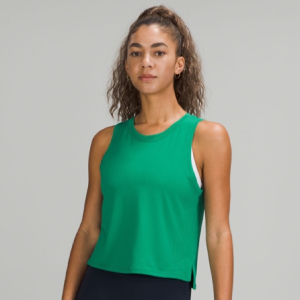 Lululemon train to be tank top